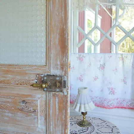 Cozy 200-year-old With Sauna Near The Archipelago Trail Шале